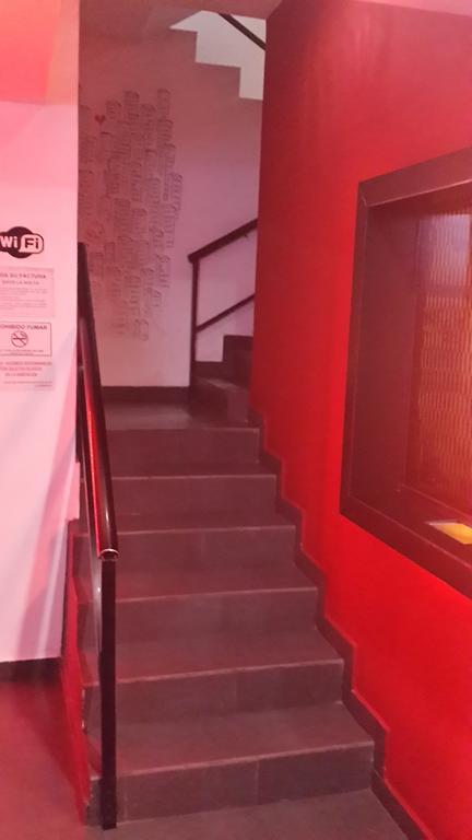 Red Hotel *